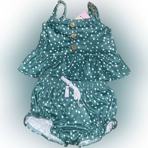 NWT baby girl 2 piece set.